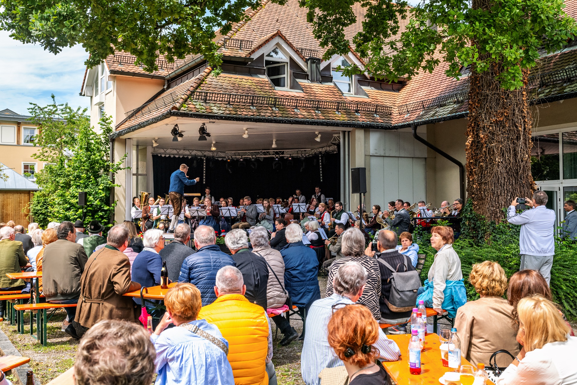 Sonntags-Matinee im Kleinen Kurpark in Prien.
Text und Bildrechte: Rainer Nitzsche 