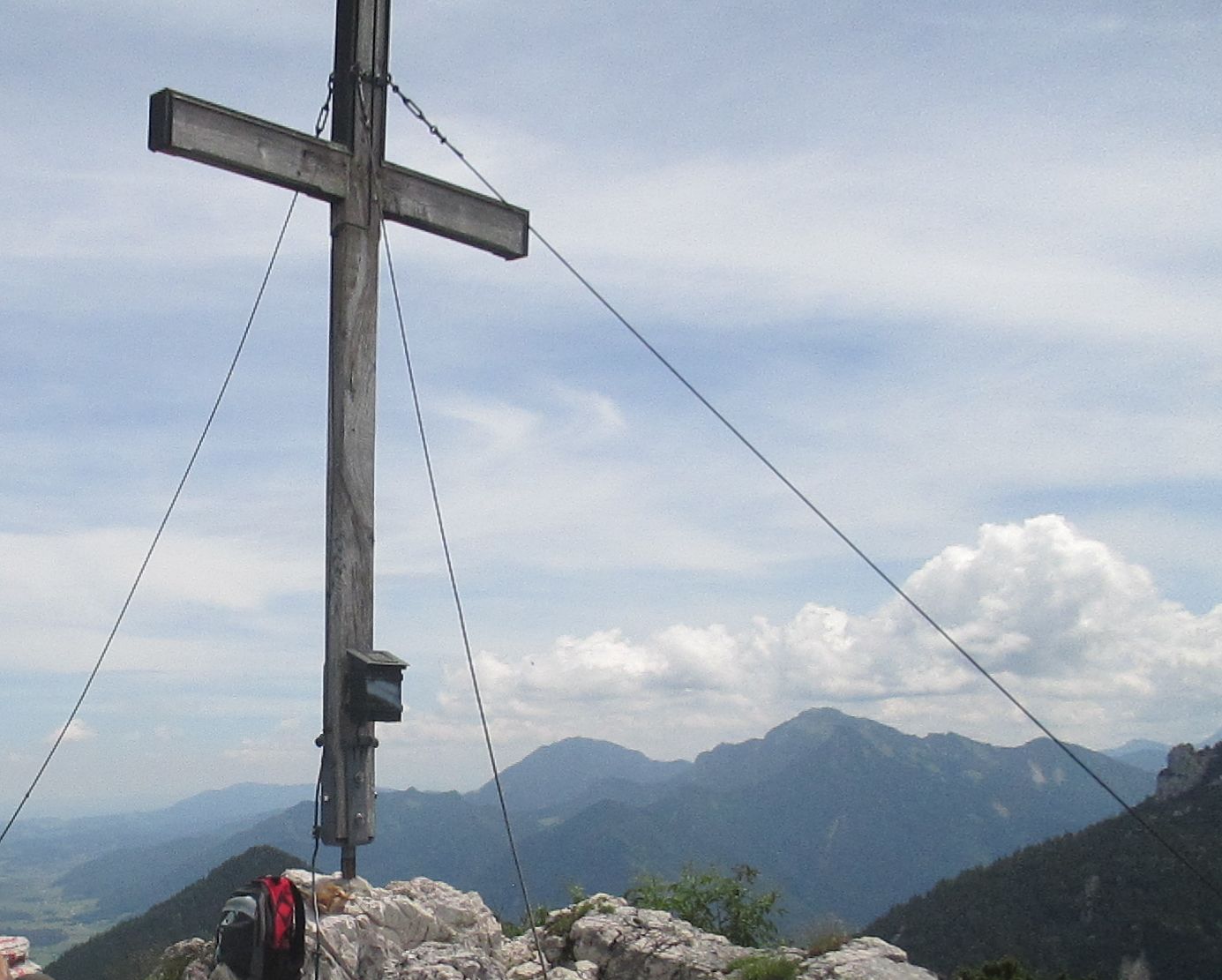 das Gipfelkreuz am Gederer
