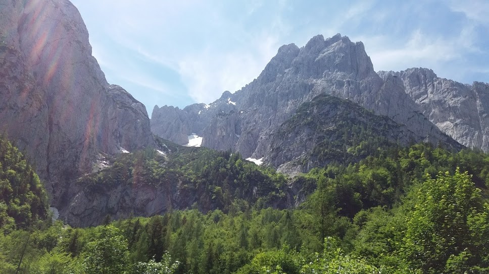 die Griesneralm mit dem Kaisergebirge