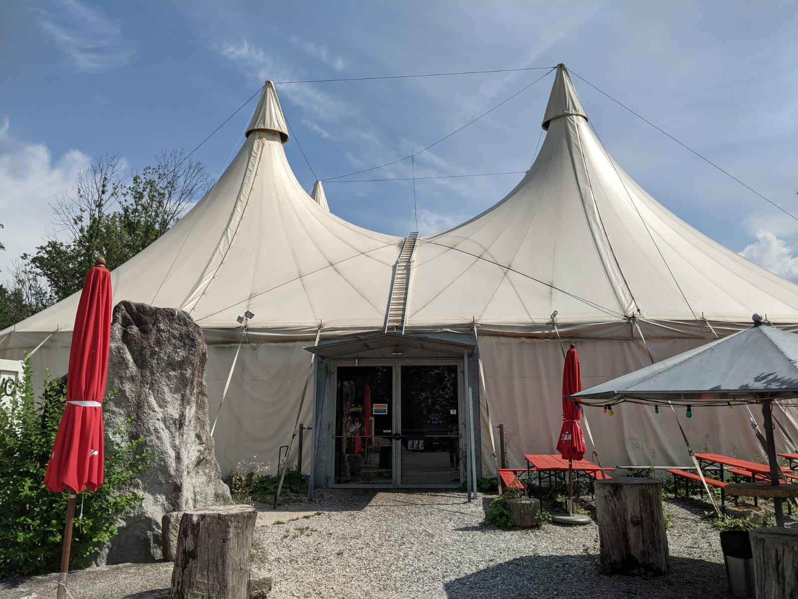 das Theaterzelt "Himmegugga"