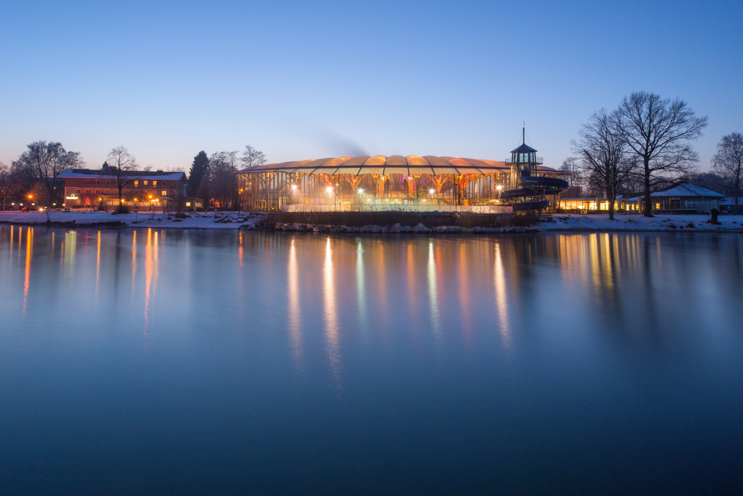 Winterzauber für Körper, Geist und Sinne erleben Badbesucher und Saunagäste im Prienavera Erlebnisbad – ein Ort der Entspannung und der besonderen Erlebnisse.
Bildrechte: Chiemsee-Marina-GmbH